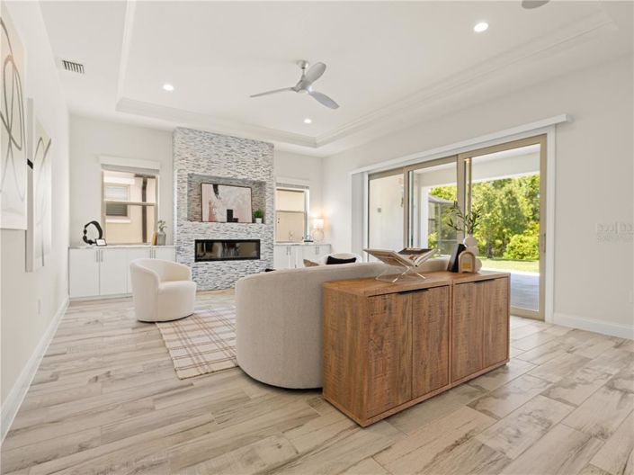 Image No.20-5 Bed Property for sale