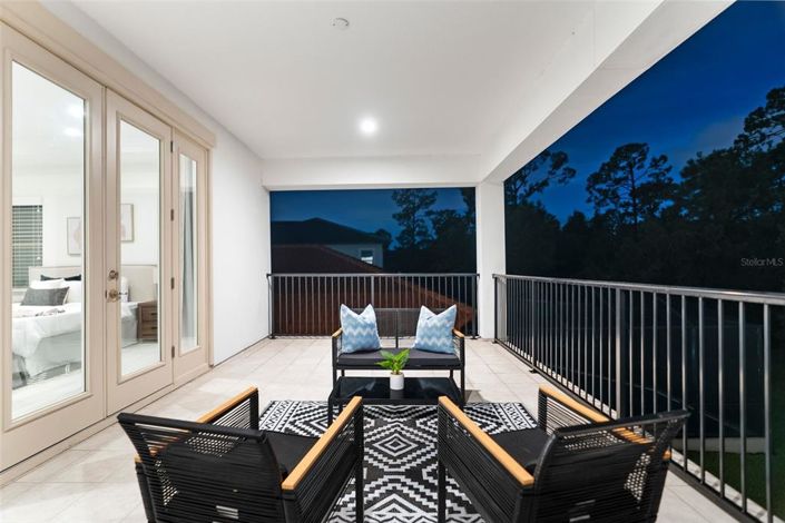 Image No.36-5 Bed Property for sale