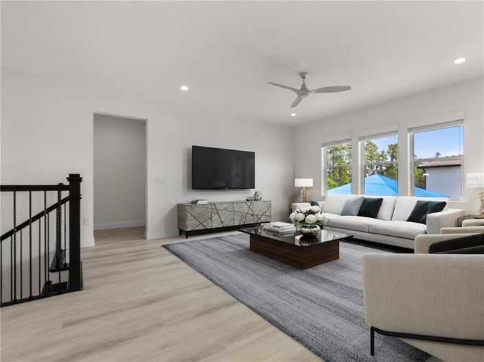 Image No.40-5 Bed Property for sale