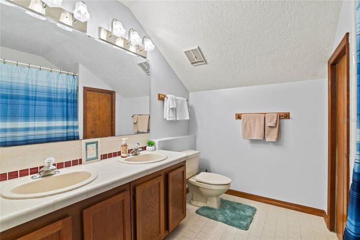 Image No.37-4 Bed Property for sale