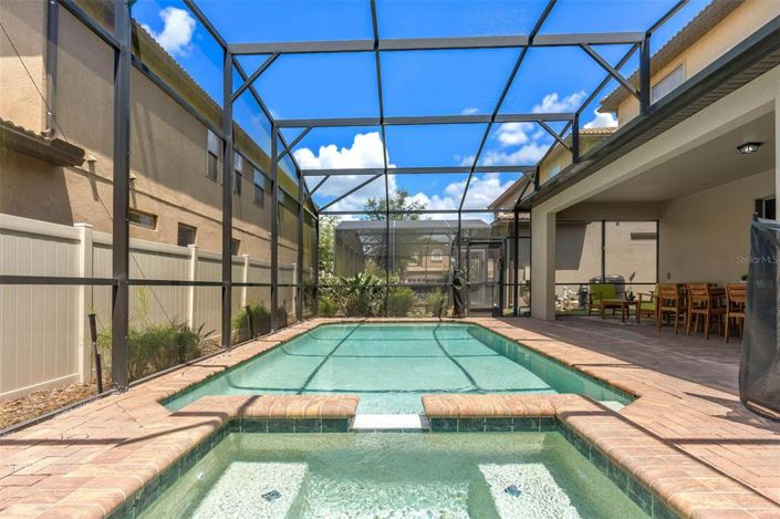 Image No.3-9 Bed Property for sale