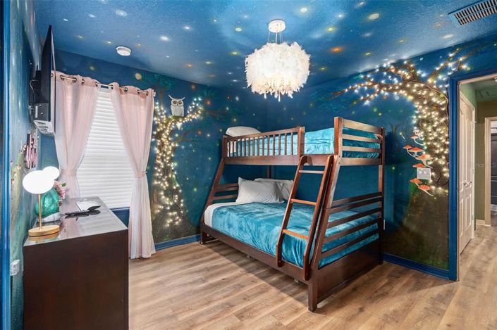 Image No.7-9 Bed Property for sale