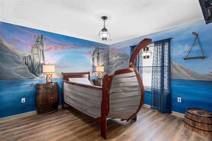 Image No.9-9 Bed Property for sale