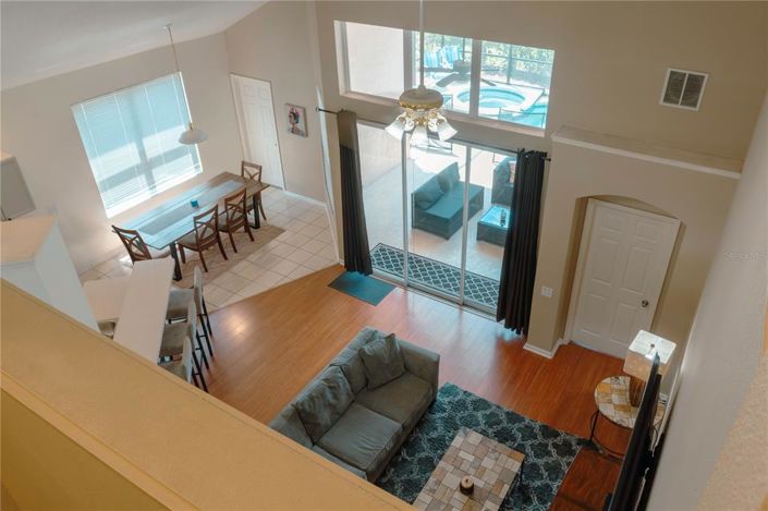 Image No.2-5 Bed Property for sale