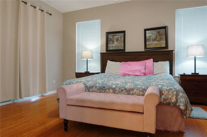 Image No.5-5 Bed Property for sale