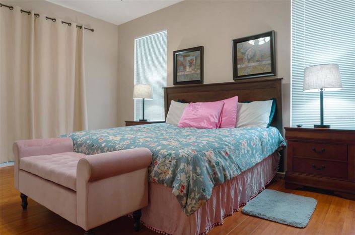 Image No.50-5 Bed Property for sale