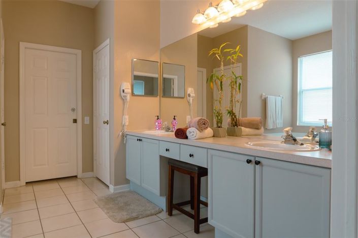 Image No.6-5 Bed Property for sale