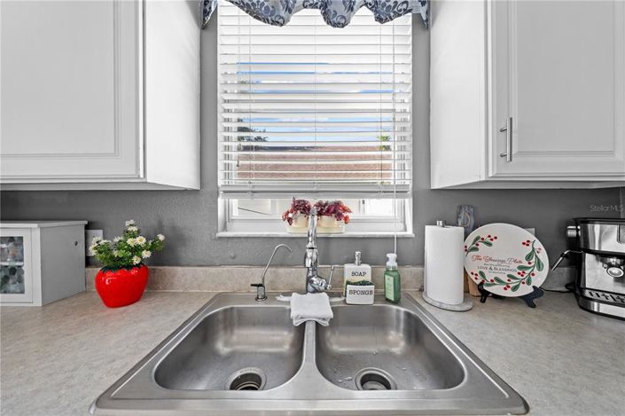 Image No.26-5 Bed Property for sale