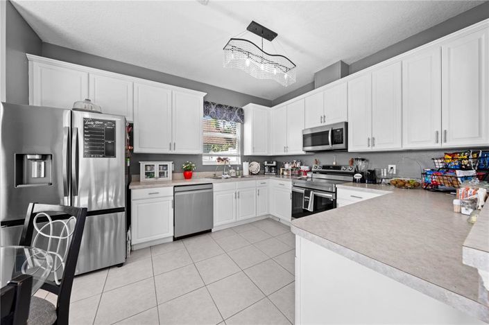 Image No.30-5 Bed Property for sale