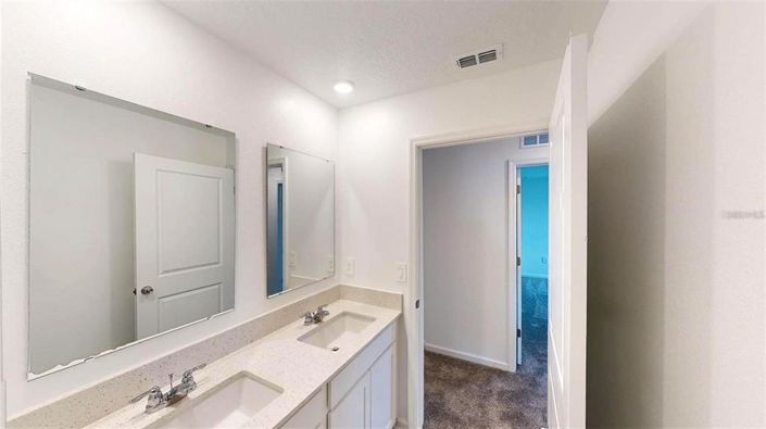 Image No.28-6 Bed Property for sale