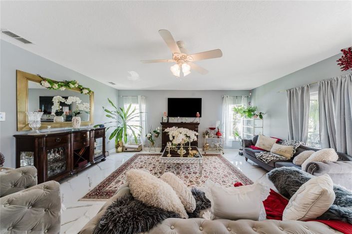 Image No.19-4 Bed Property for sale