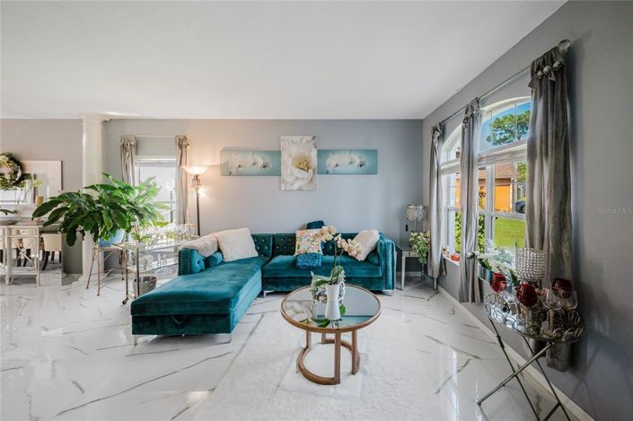 Image No.2-4 Bed Property for sale