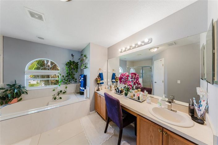 Image No.25-4 Bed Property for sale