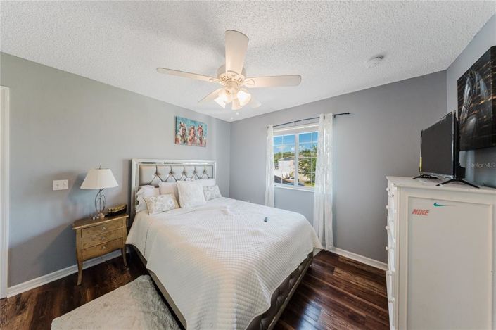 Image No.35-4 Bed Property for sale