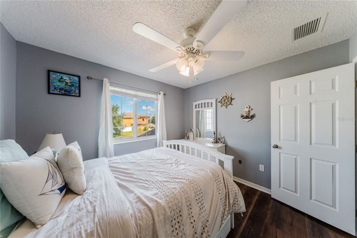 Image No.37-4 Bed Property for sale