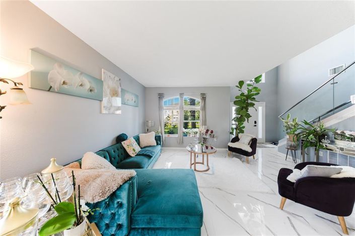 Image No.4-4 Bed Property for sale