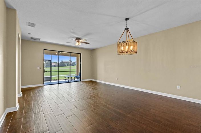 Image No.7-2 Bed Property for sale