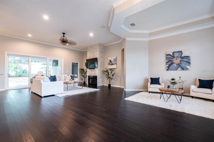 Image No.11-5 Bed Property for sale