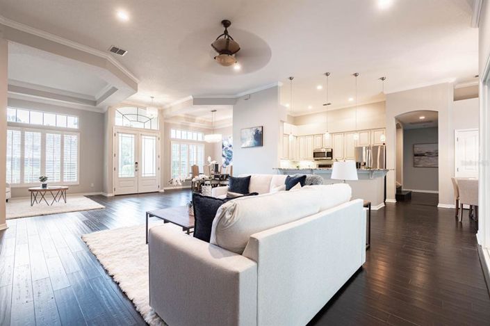 Image No.12-5 Bed Property for sale