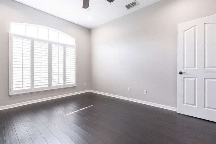 Image No.32-5 Bed Property for sale