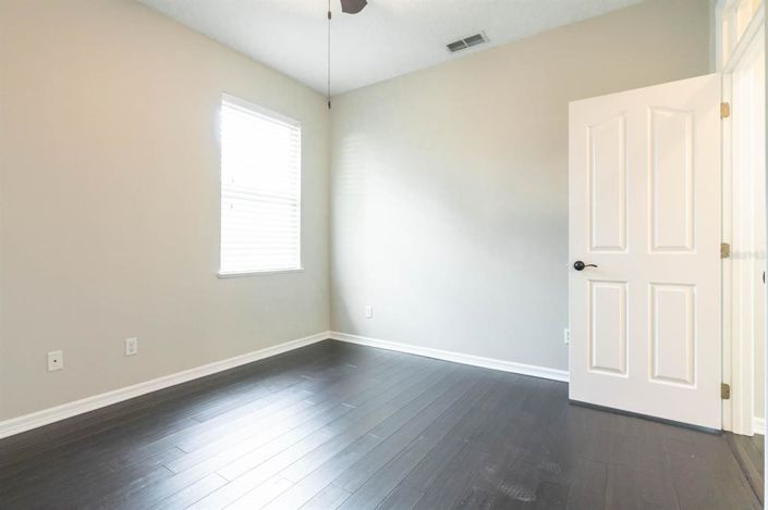 Image No.40-5 Bed Property for sale