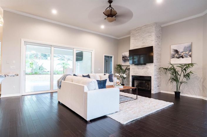 Image No.5-5 Bed Property for sale