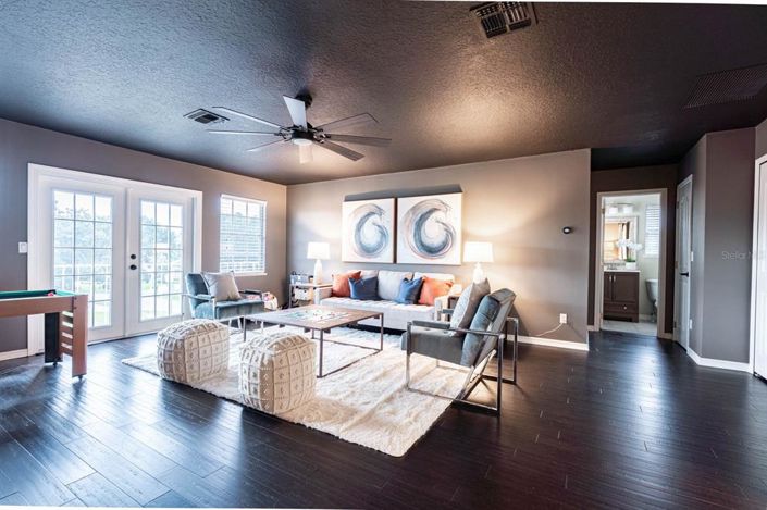 Image No.50-5 Bed Property for sale