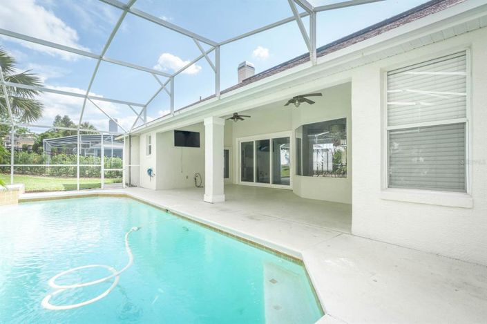 Image No.58-5 Bed Property for sale