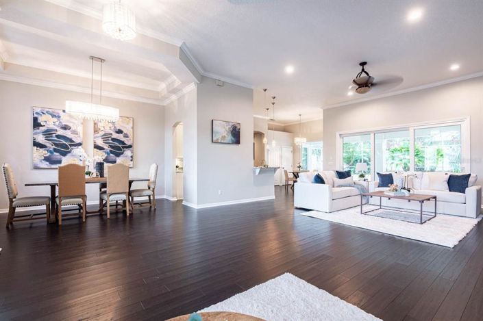 Image No.9-5 Bed Property for sale