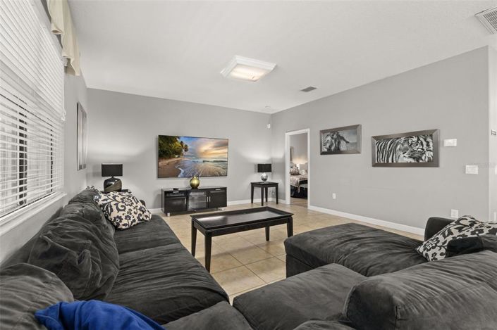 Image No.12-5 Bed Property for sale