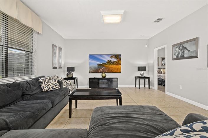 Image No.15-5 Bed Property for sale