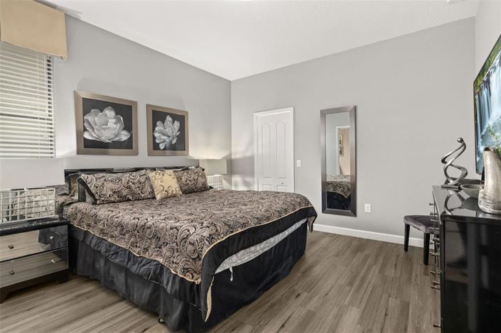 Image No.16-5 Bed Property for sale