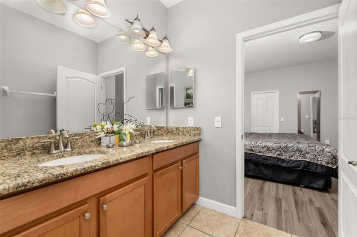 Image No.20-5 Bed Property for sale