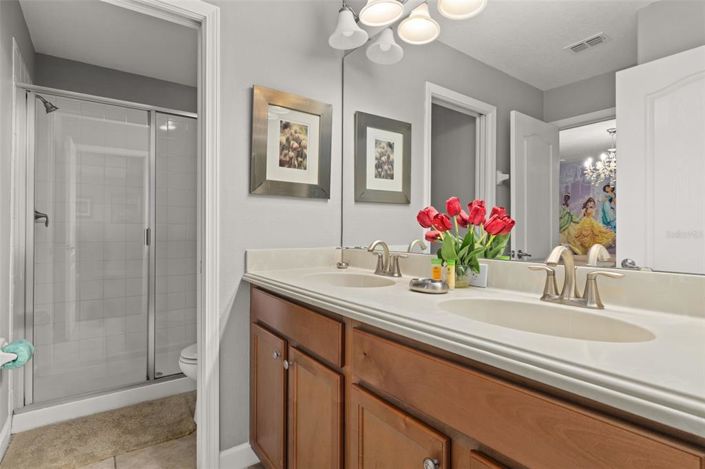 Image No.25-5 Bed Property for sale