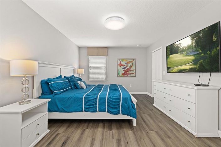 Image No.38-5 Bed Property for sale