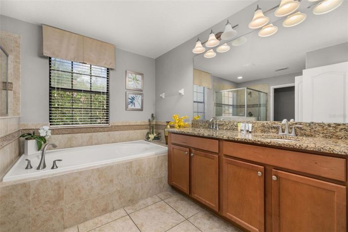 Image No.41-5 Bed Property for sale