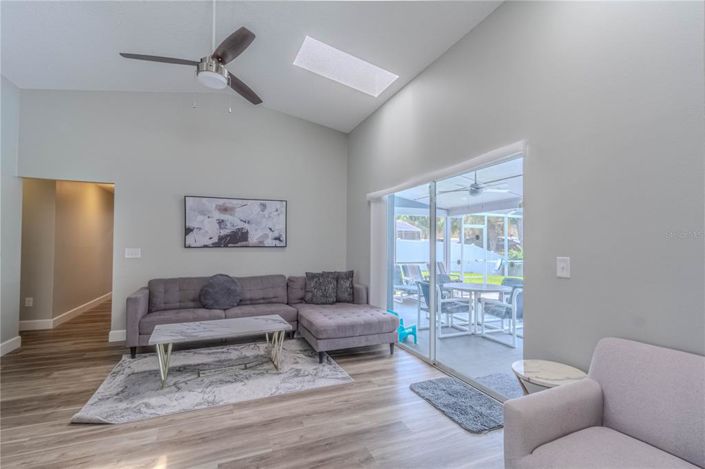 Image No.10-3 Bed Property for sale