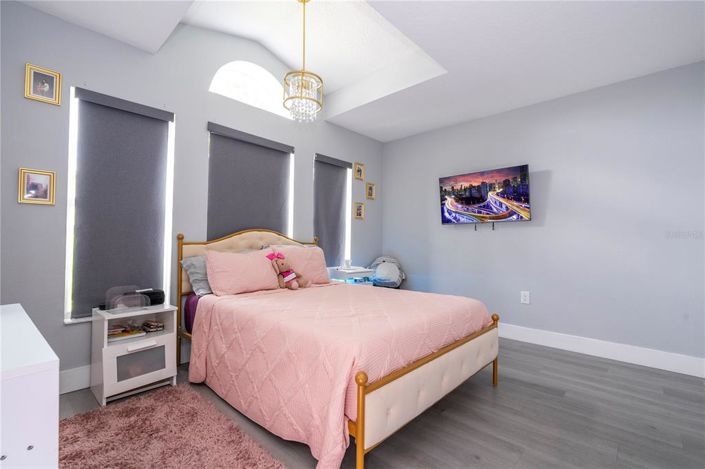 Image No.32-4 Bed Property for sale