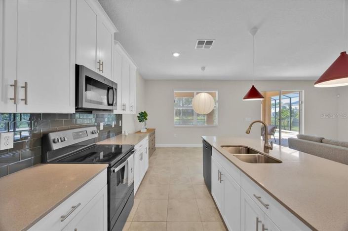 Image No.11-4 Bed Property for sale