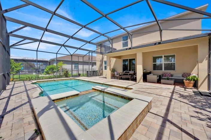 Image No.4-4 Bed Property for sale