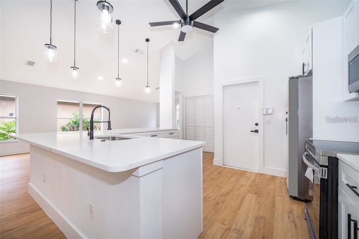 Image No.8-3 Bed Property for sale