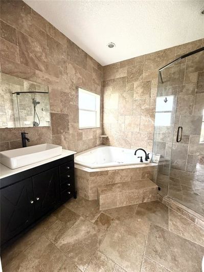 Image No.14-4 Bed Property for sale