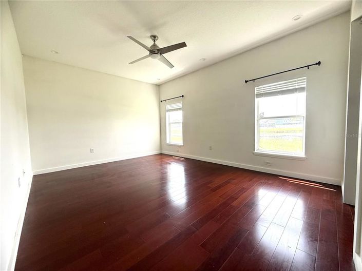 Image No.25-4 Bed Property for sale