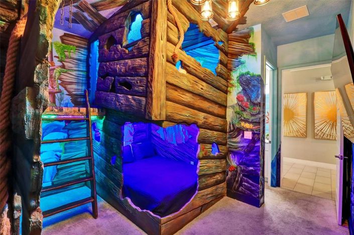 Image No.14-6 Bed Property for sale