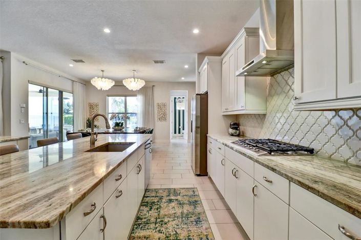 Image No.23-6 Bed Property for sale