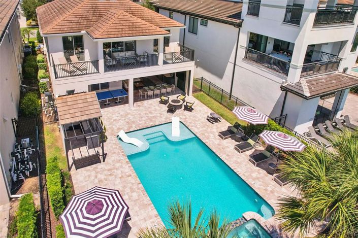 Image No.54-6 Bed Property for sale