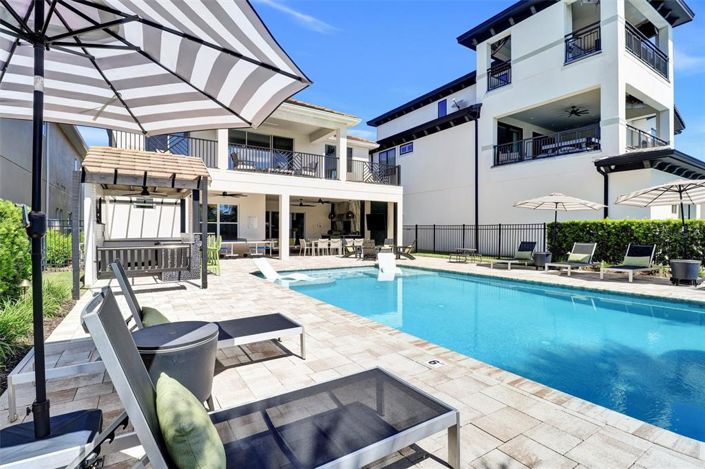 Image No.56-6 Bed Property for sale