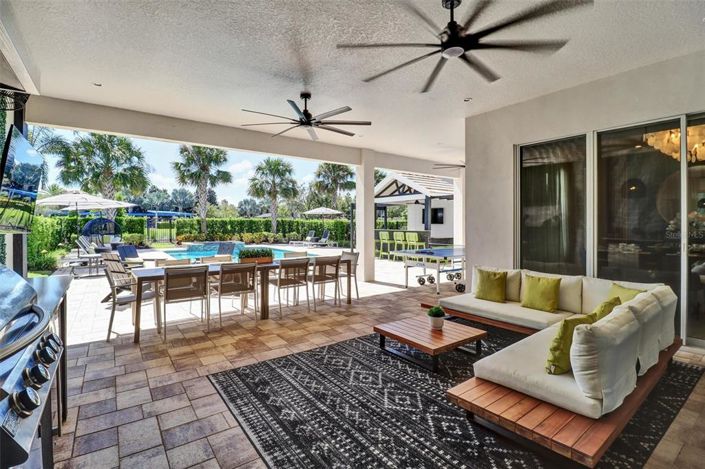 Image No.8-6 Bed Property for sale