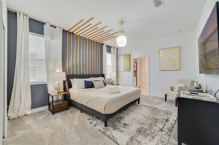 Image No.13-8 Bed Property for sale