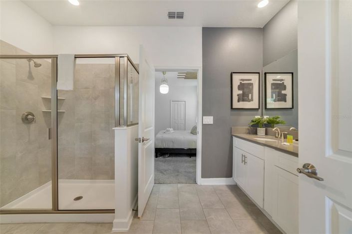 Image No.15-8 Bed Property for sale